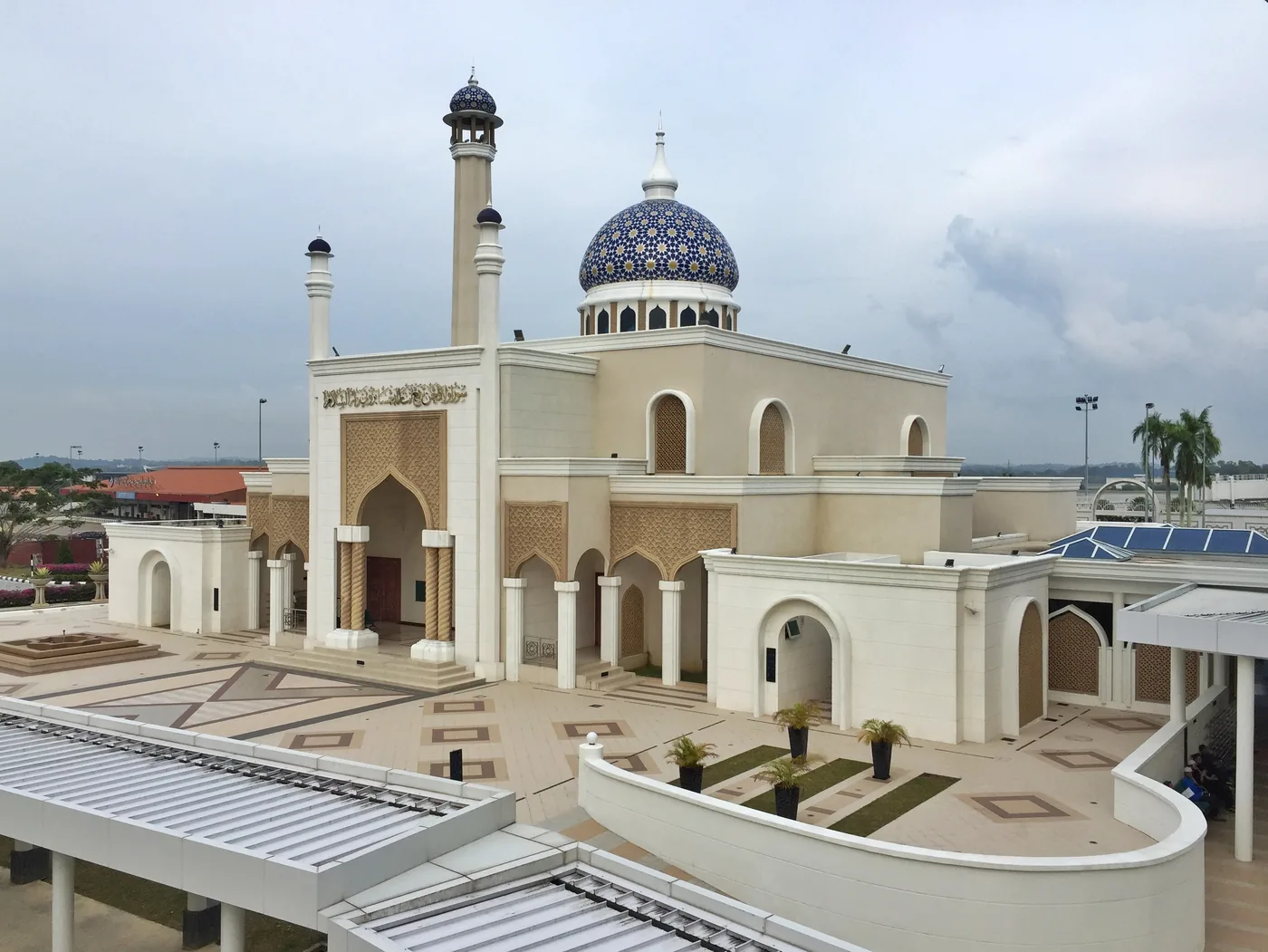 Surau di kawasan Lapangan Terbang Antarabangsa Brunei